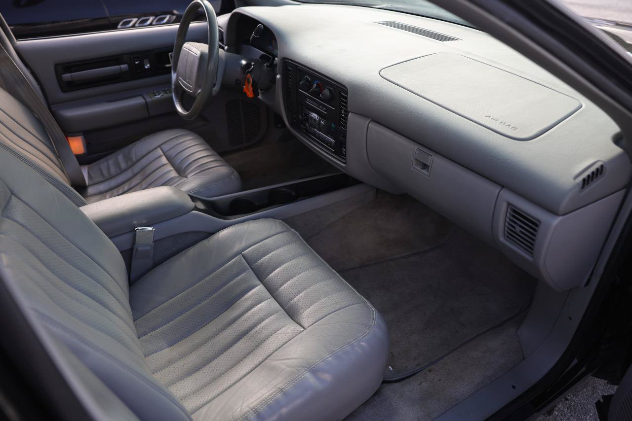 Used 1995 Chevrolet Caprice SS RWD image 18