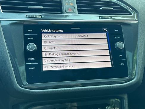 Used 2023 Volkswagen Tiguan SE R-Line AWD/4WD image 65