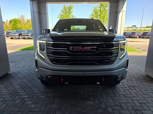 Used 2025 GMC Sierra 1500 AT4 AWD/4WD image 6