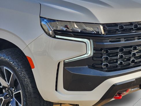 Used 2023 Chevrolet Tahoe Z71 w/ Luxury Package AWD/4WD image 30