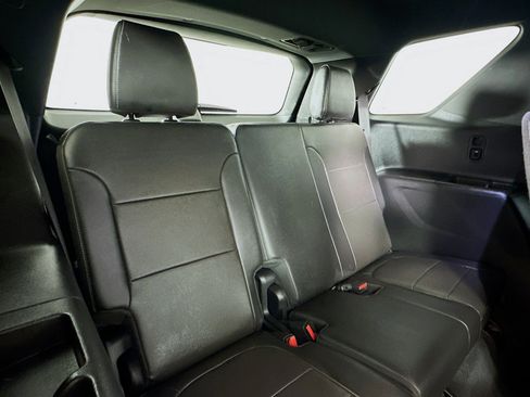 Used 2023 Chevrolet Traverse Premier w/ Redline Edition image 29