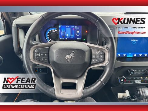 Used 2023 Ford Bronco Badlands image 23