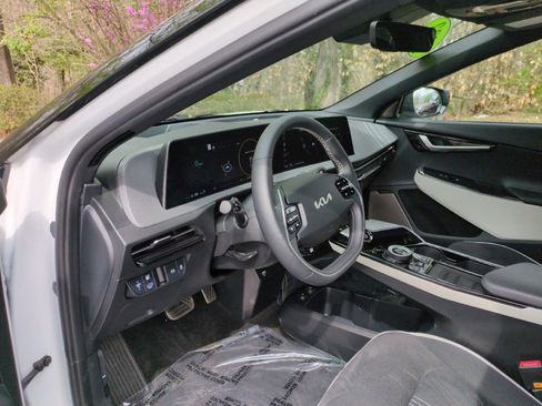 Used 2023 Kia EV6 GT-Line w/ GT-Line Suede Seat Package image 20