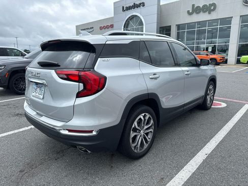 Used 2020 GMC Terrain SLT w/ Preferred Package FWD image 3