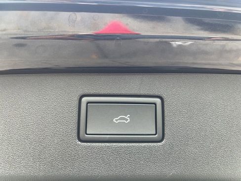 New 2026 Volkswagen Tiguan SE image 11