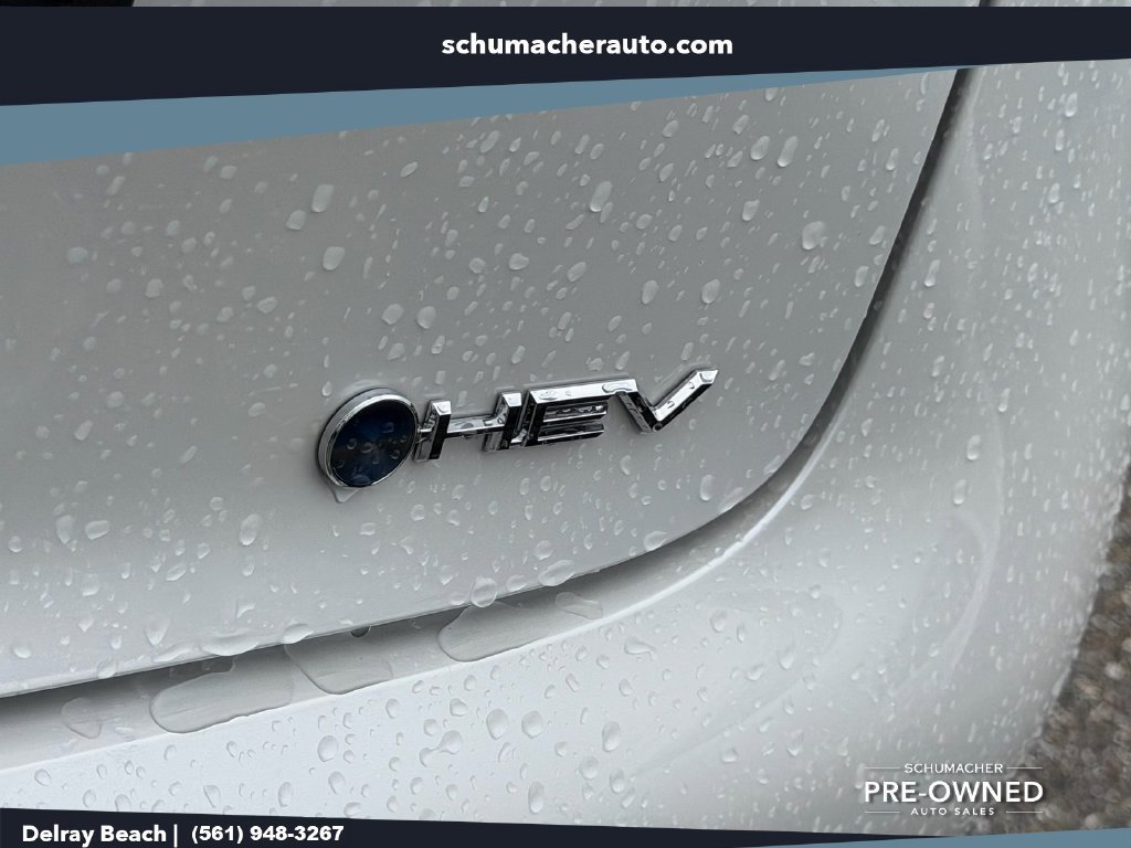Used 2025 Toyota Prius LE AWD/4WD image 14