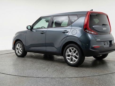Used 2025 Kia Soul LX w/ LX Technology Package FWD image 6