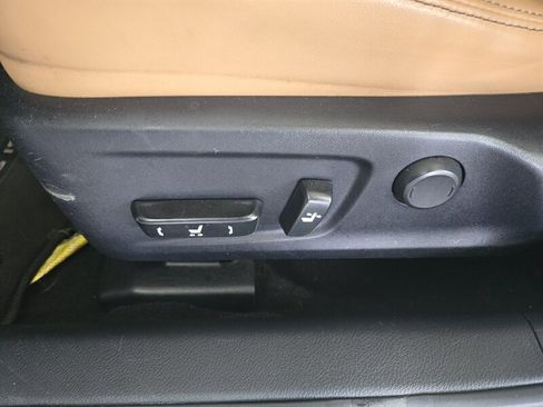 Used 2016 Lexus IS 200t image 18