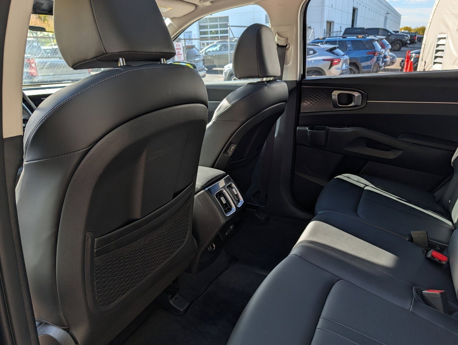 Used 2026 Kia Sorento S w/ S Panoramic Sunroof Package FWD image 29