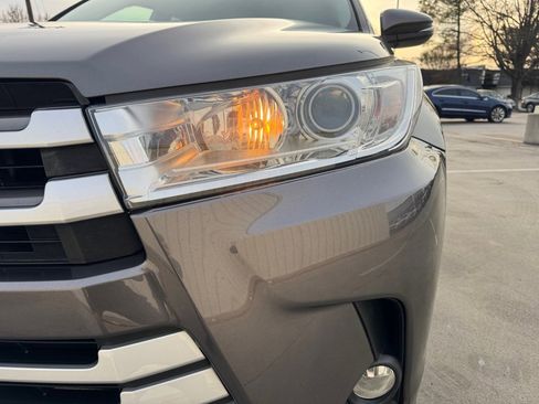Used 2018 Toyota Highlander Plus image 30