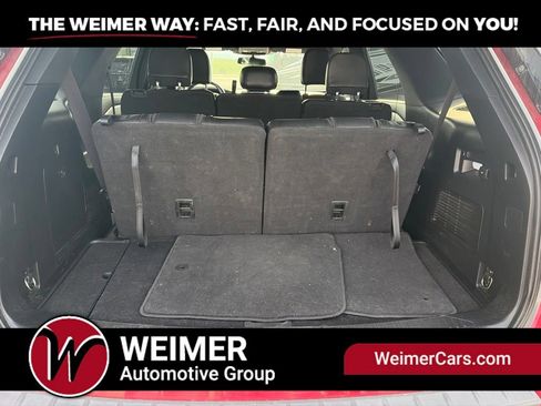 Used 2020 Ford Explorer XLT w/ Equipment Group 202A AWD/4WD image 10