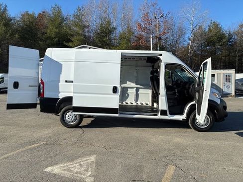 Used 2023 RAM ProMaster 2500 FWD image 10