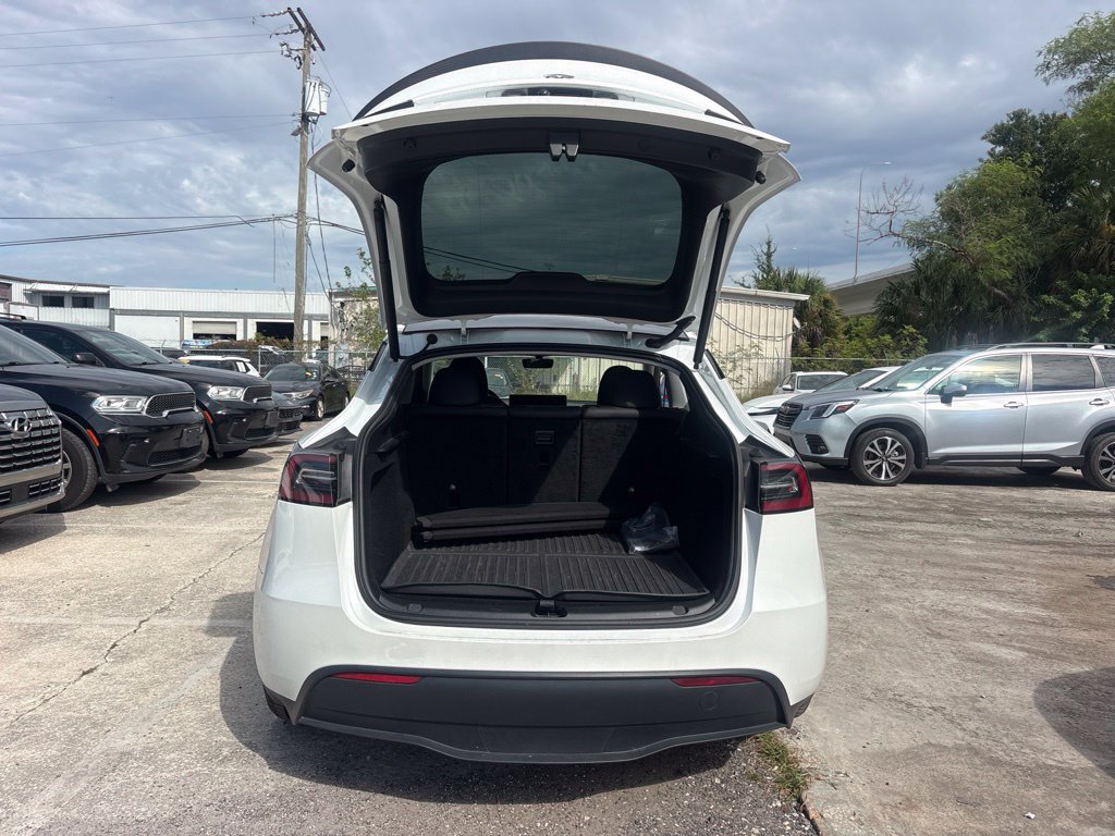 Used 2024 Tesla Model Y Performance AWD/4WD image 15