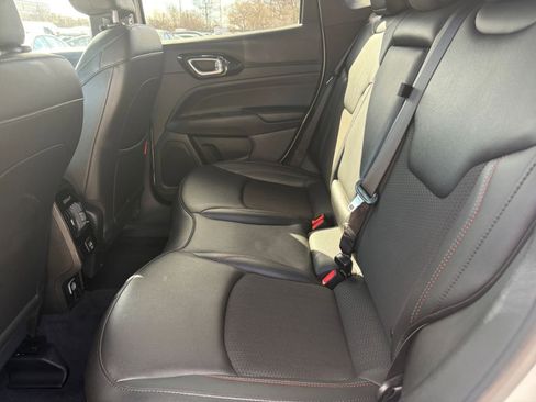 Used 2025 Jeep Compass Trailhawk image 23