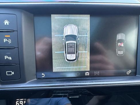 Used 2017 Jaguar F-PACE R-Sport image 42