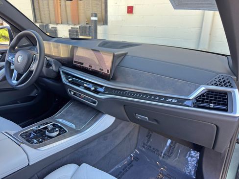Used 2024 BMW X5 xDrive50e w/ Executive Package AWD/4WD image 15