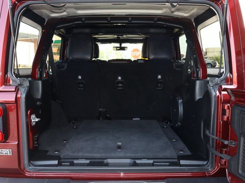 Used 2021 Jeep Wrangler Unlimited Rubicon AWD/4WD image 9