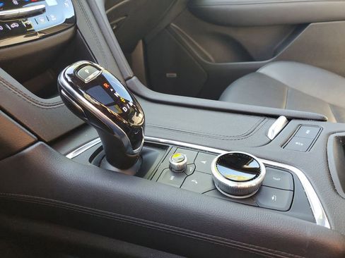 Used 2025 Cadillac XT6 Premium Luxury image 35