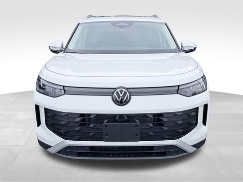 New 2025 Volkswagen Tiguan SE AWD/4WD image 2