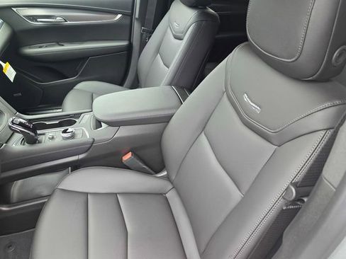 New 2026 Cadillac XT5 Luxury image 19