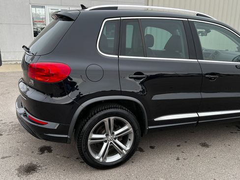Used 2017 Volkswagen Tiguan Sport image 4