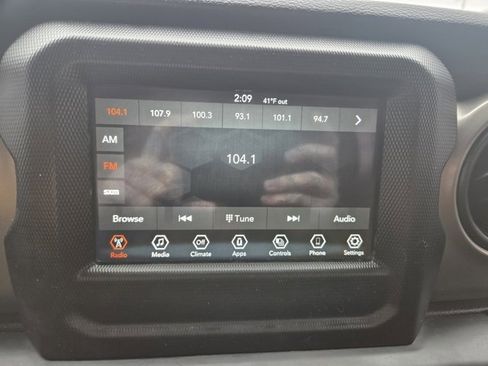 Used 2021 Jeep Wrangler Sport S image 6