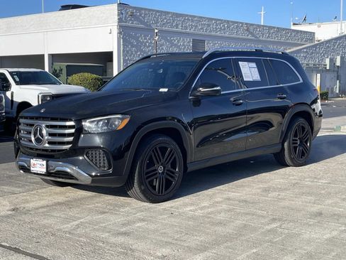 Used 2024 Mercedes-Benz GLS 450 4MATIC image 4