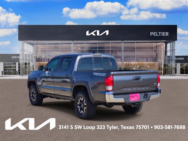 Used 2016 Toyota Tacoma TRD Off-Road w/ Towing Package AWD/4WD image 4