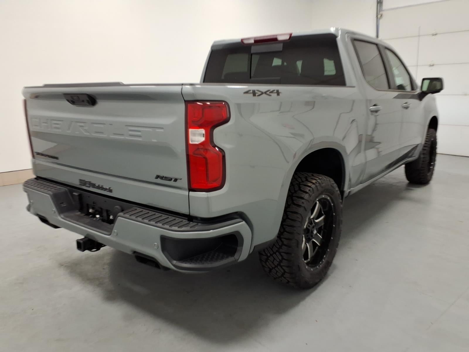 New 2026 Chevrolet Silverado 1500 RST w/ Dark Appearance Package AWD/4WD image 3