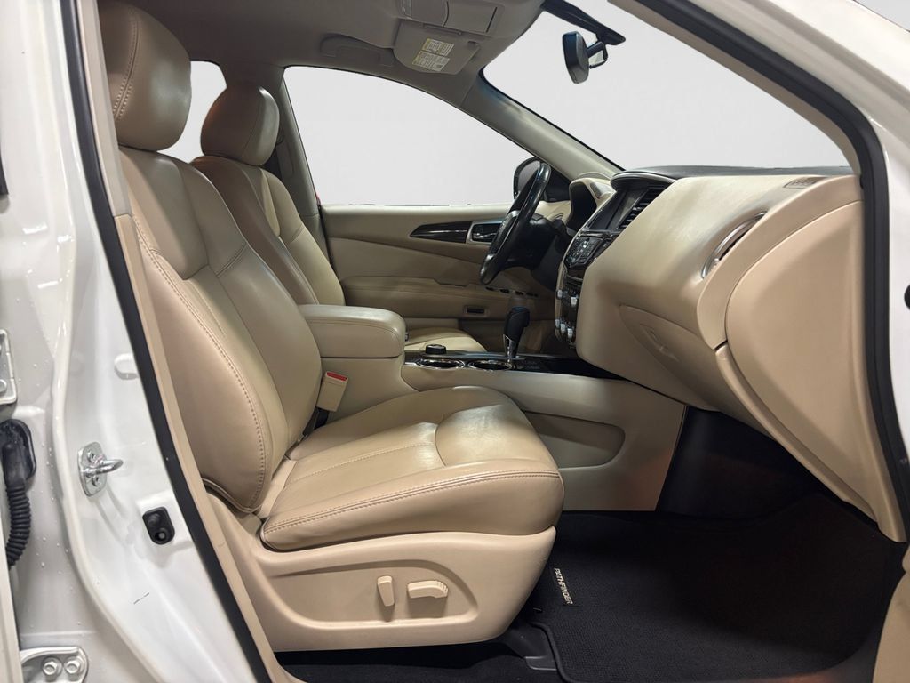 Used 2016 Nissan Pathfinder SL w/ SL Tech Package AWD/4WD image 12