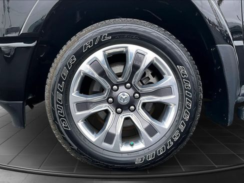 Used 2022 RAM 1500 Limited w/ Body-Colour Bumper Group image 8