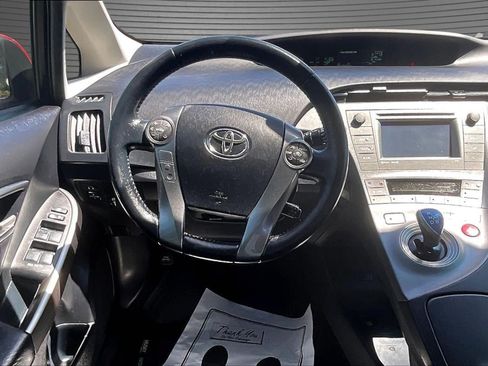 Used 2015 Toyota Prius Persona Series FWD image 8