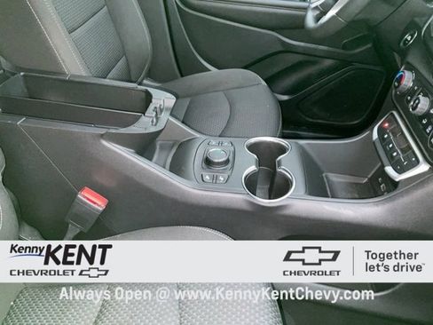 Certified 2022 GMC Terrain SLE w/ Driver Convenience Package image 14