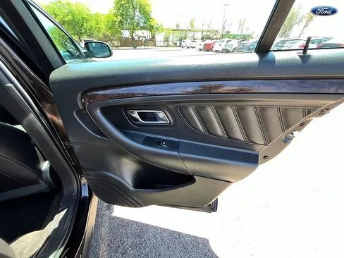 Used 2013 Ford Taurus Limited FWD image 16