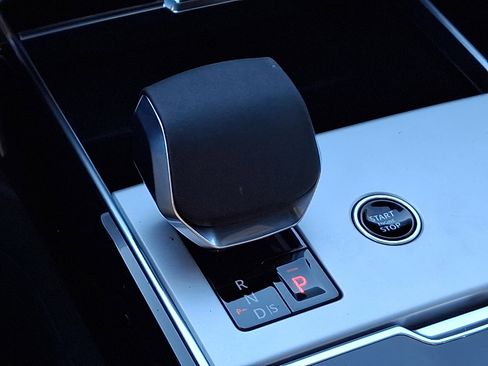 New 2026 Land Rover Range Rover SE AWD/4WD image 13
