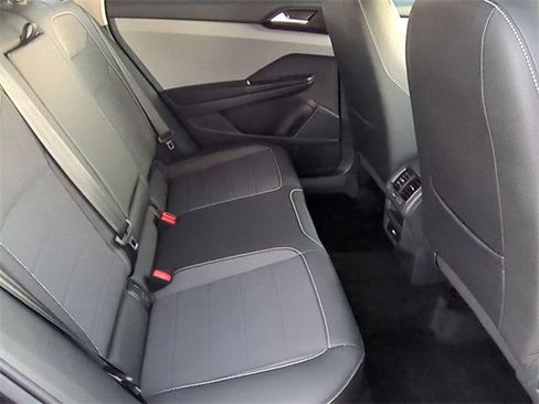 Used 2023 Volkswagen Taos SE image 17