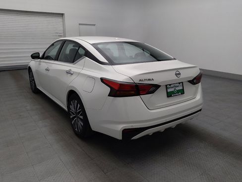 Used 2025 Nissan Altima 2.5 SV FWD image 5
