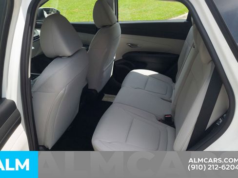 Used 2025 Hyundai Tucson SE FWD image 17