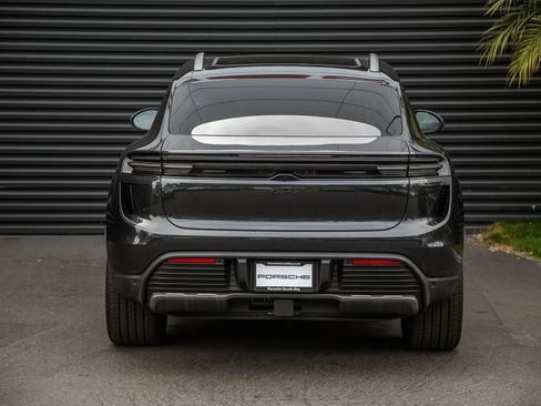 Certified 2025 Porsche Macan Turbo Electric AWD/4WD image 9