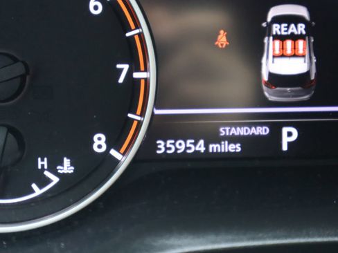 Used 2024 Nissan Rogue SV FWD image 10