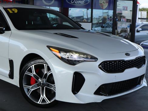 Used 2019 Kia Stinger GT image 2