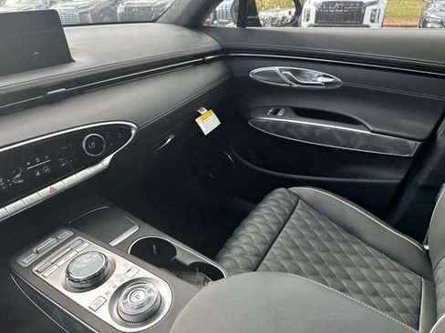 Used 2024 Genesis GV70 3.5T Sport w/ Sport Advanced Package image 30