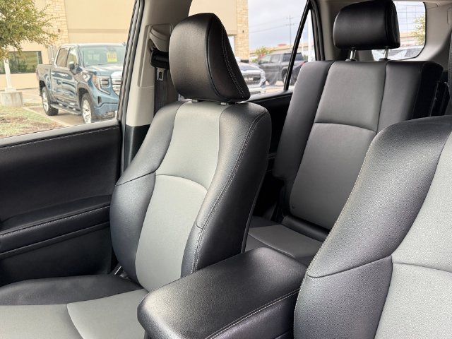 Used 2017 Toyota 4Runner SR5 Premium RWD image 16