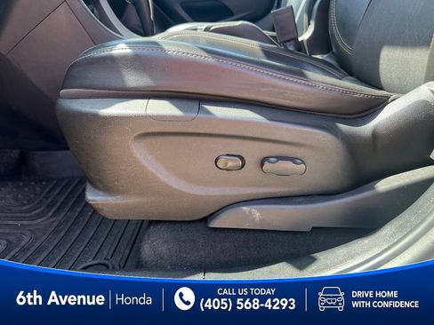 Used 2019 Chevrolet Trax LT w/ LT Convenience Package AWD/4WD image 24