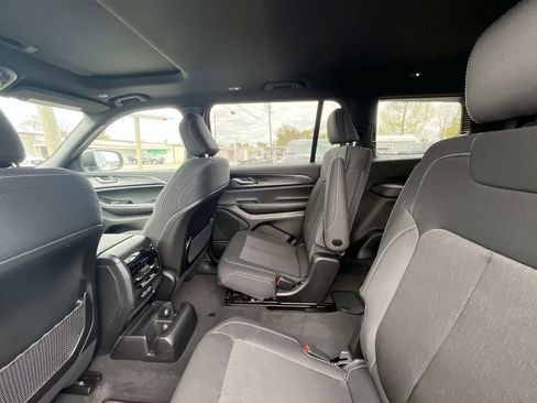 New 2026 Jeep Grand Cherokee L Laredo image 10