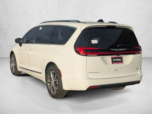 New 2026 Chrysler Pacifica Pinnacle AWD/4WD image 9