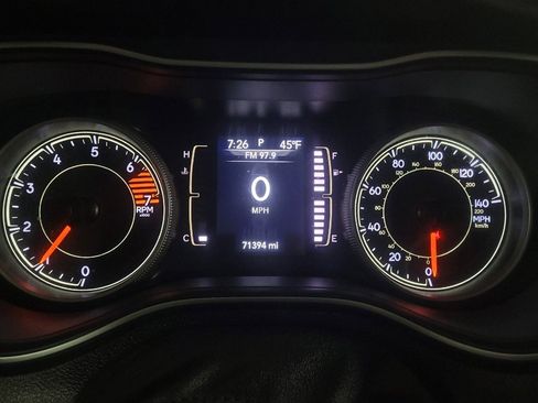 Used 2019 Jeep Cherokee Latitude Plus image 23