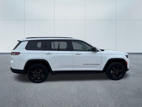 Certified 2023 Jeep Grand Cherokee L Laredo image 8