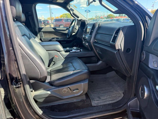 Used 2019 Ford Expedition Limited w/ Equipment Group 302A AWD/4WD image 12