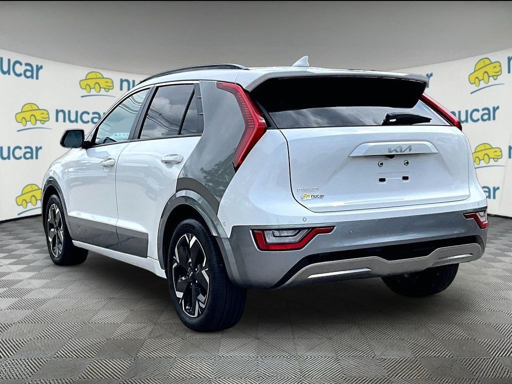 Used 2023 Kia Niro Wave FWD image 4